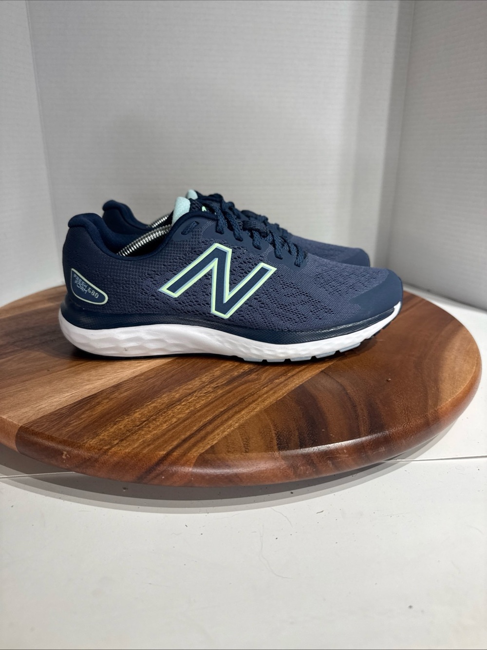 New Balance Fresh Foam 680 Blue Sneakers Women’s Size 8.5